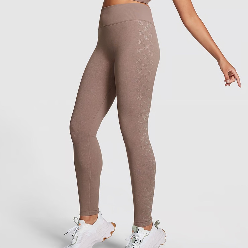 Victoria secret pink iced coffee checkered seamless leggings NWT 🤎✨